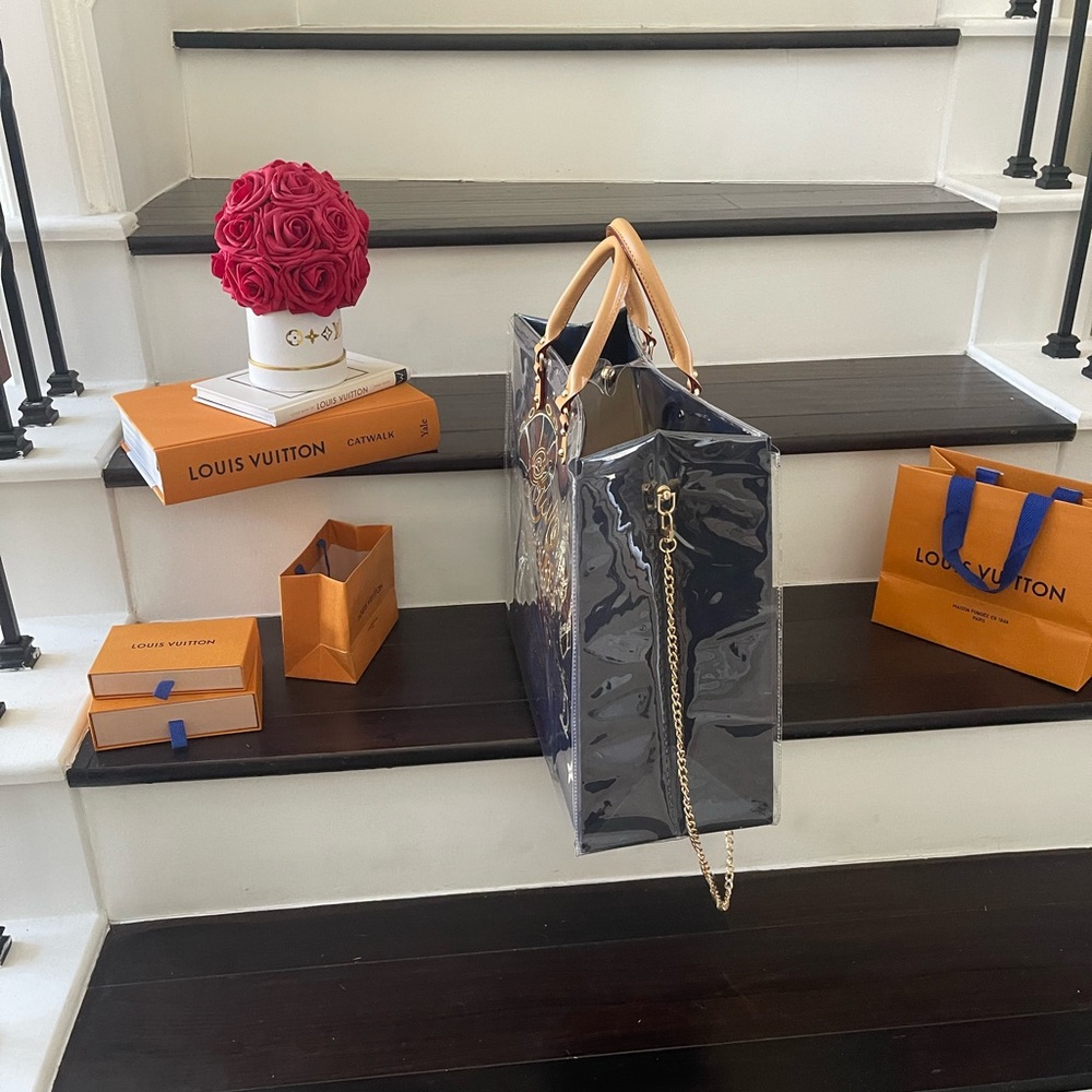 Large Louis Vuitton Holiday Edition PVC Tote Carousel Paris theme - Picture 8 of 17